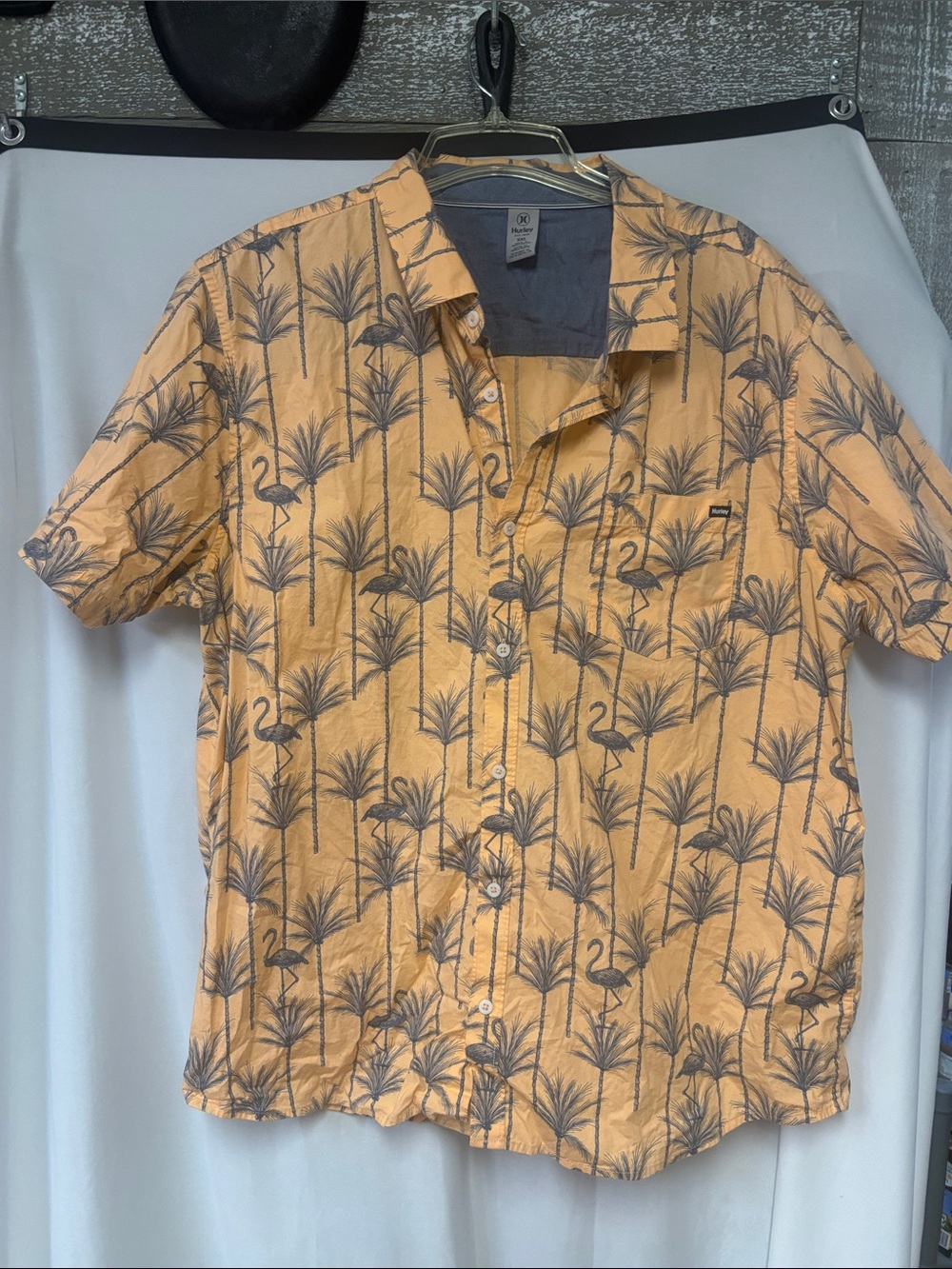Hurley Peach Short-Sleeve Palm & Flamingo Button-Down Shirt